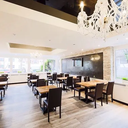 מלון Filderhof 3*