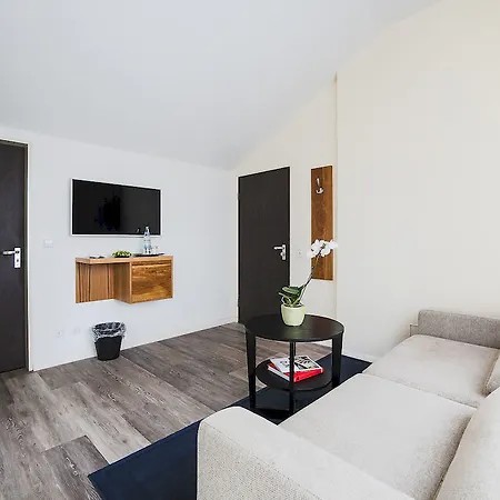 מלון Filderhof 3*